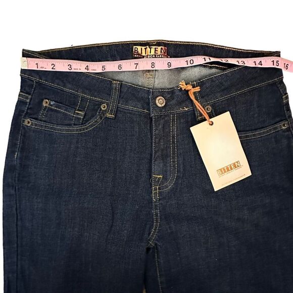 Bitten by Sarah Jessica Parker ~ Bootleg Denim ~ little bit of stretch~ size 6R - Picture 5 of 11